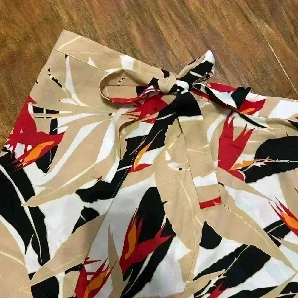 Knee Length Faux Wrap Skirt With Multicolored Floral Tropical Print Size XL - Picture 3 of 9